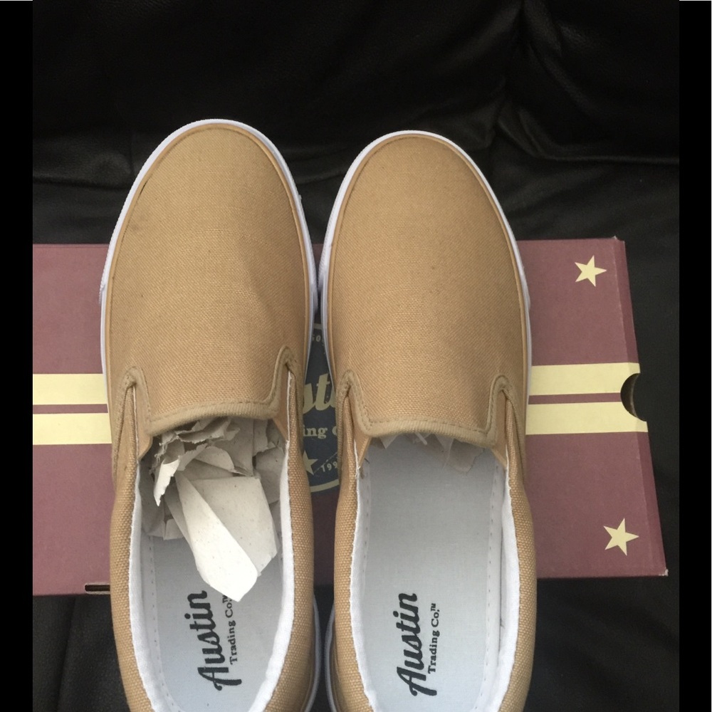 Men’s Shoes - Picture 3 of 3